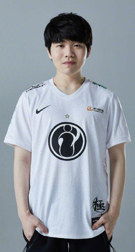 包含离谱！Karsa在IG比赛中险胜上海久事远射贴柱备战足总杯，今夜巴塞罗那状态回暖——欧联节点到来的词条